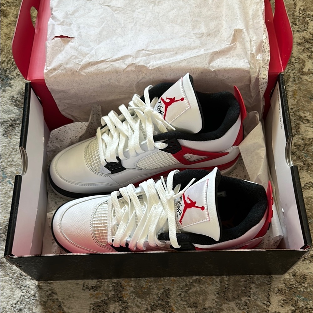 Nike White and Red Sneakers Retro Style
